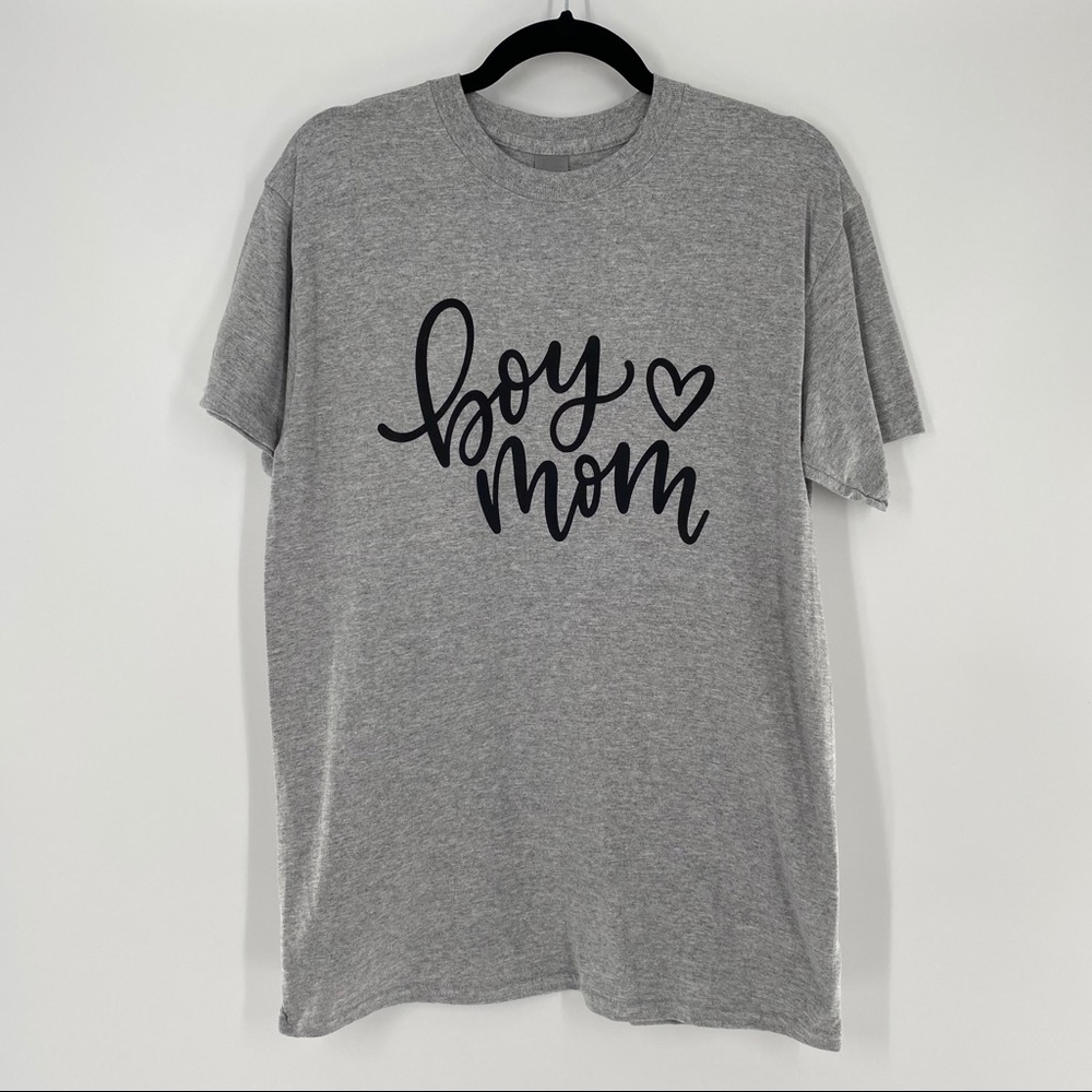 Gildan Boy Mom T Shirt Gray Size Medium NWOT